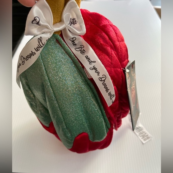 NEW Disney Parks Snow White & Evil Queen Plush in Poisoned Apple 85 Anni… - Picture 1 of 14